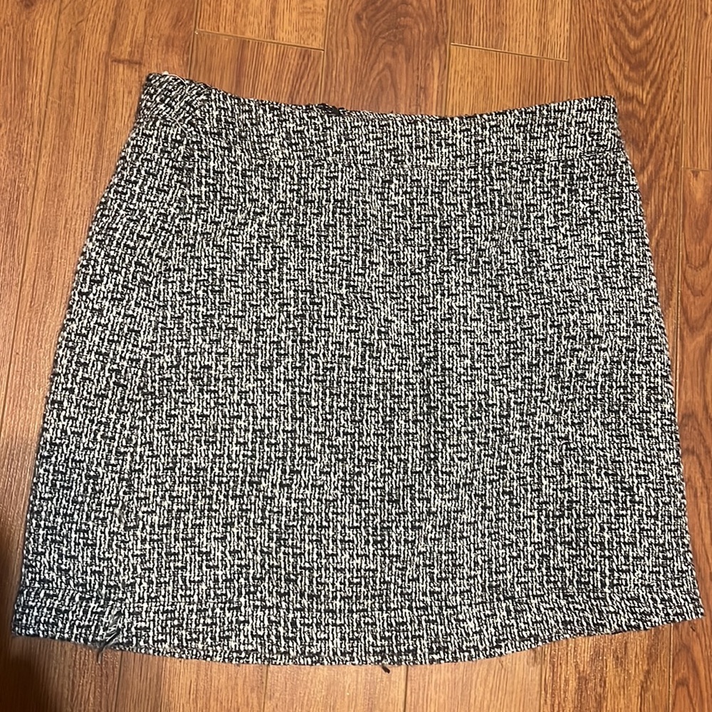 Textured weave mini skirt juniors small hyfve brand